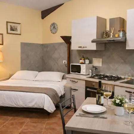 Casa de Férias Borgo Le Mimose Private Estate In Umbria With Pool And Restaurant *