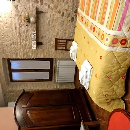 Casa de Férias Borgo Le Mimose Private Estate In Umbria With Pool And Restaurant