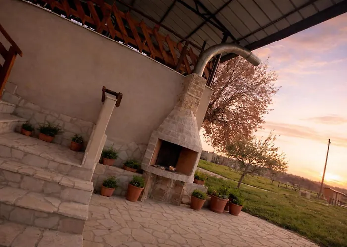 Vakantiehuis Borgo Le Mimose Exclusive 40-guest Private Estate In Umbria With Pool *