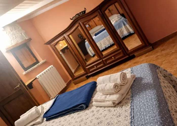 Vakantiehuis Borgo Le Mimose Exclusive 40-guest Private Estate In Umbria With Pool Mercatello (Montefalco)